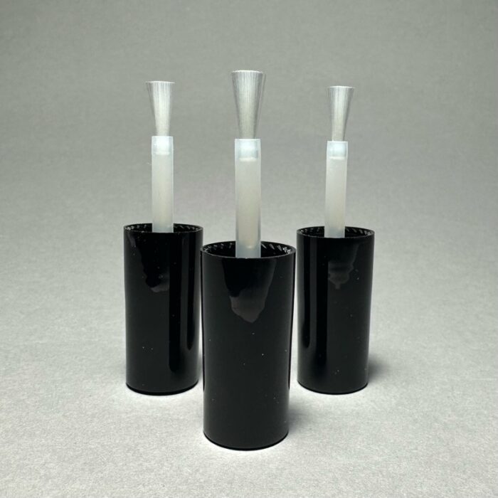 nicole Pędzelek z nakrętką czarną