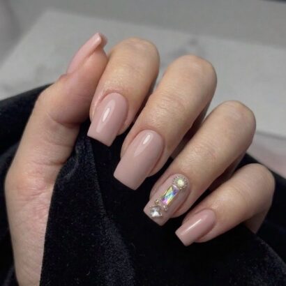 nicole Jak przyklejać cekiny na manicure tytanowy? nails paznokcie manicure tytanowy paznokcie tytanowe